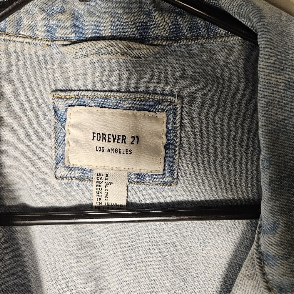 Forever 21 Los Angeles light wash denim jacket womens size s. - Picture 5 of 16